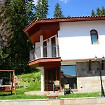 At - An Affordable Village For Families Or Groups Chalet *