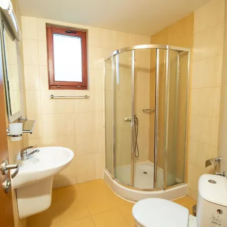 בקתה At - An Affordable Village For Families Or Groups